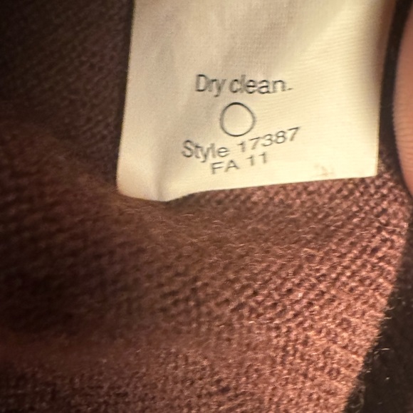 J. Crew 100% Merino Wool V Neck Sweater Plum size M - Picture 3 of 5